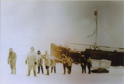 icebound baychimo is visited by crew